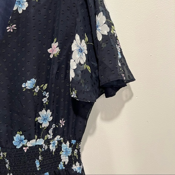 Tahari Blue Floral V-Neck Dress with Sleeves - Picture 8 of 8